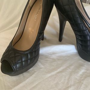 Black quilted peep toe